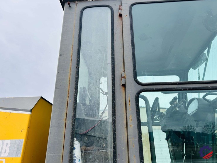 2003-volvo-g710b-image-106