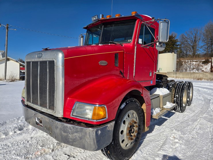 1996-peterbilt-385-image-2
