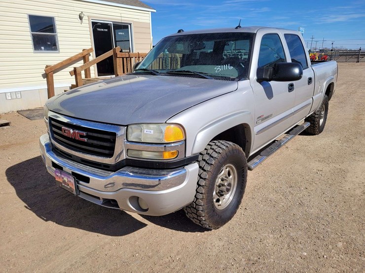 2005-gmc-sierra-2500-image-1