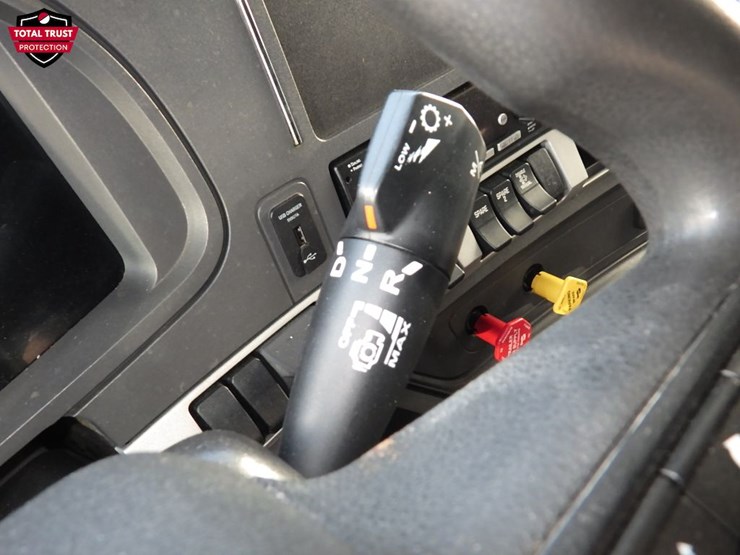 2023-kenworth-t680-image-22