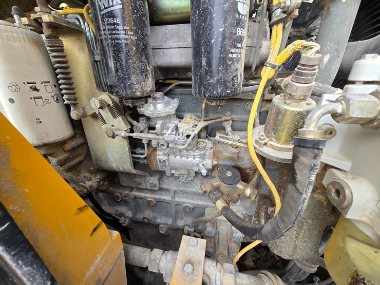 2004-deere-655c-image-34