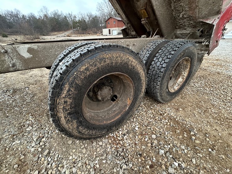 2001-mack-rd688s-image-60