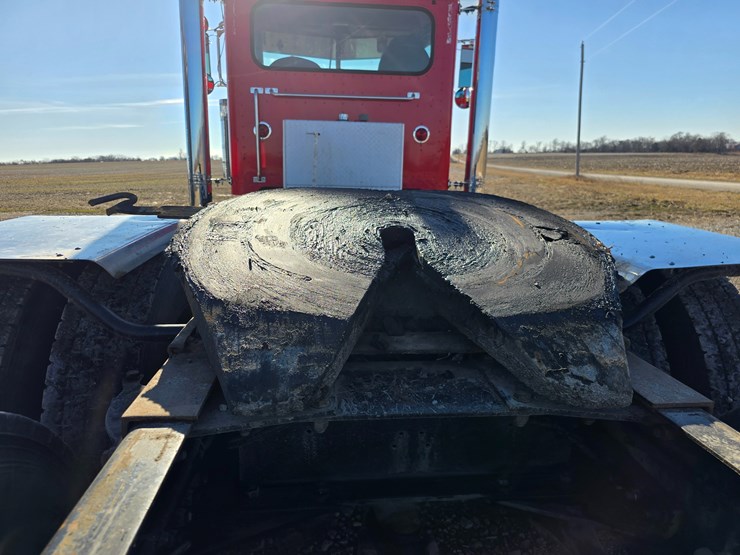 2008-peterbilt-388-image-78