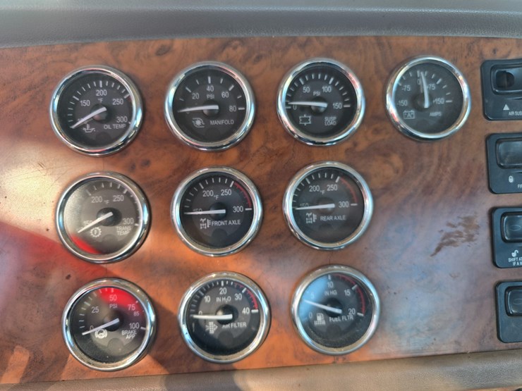 2008-peterbilt-388-image-49