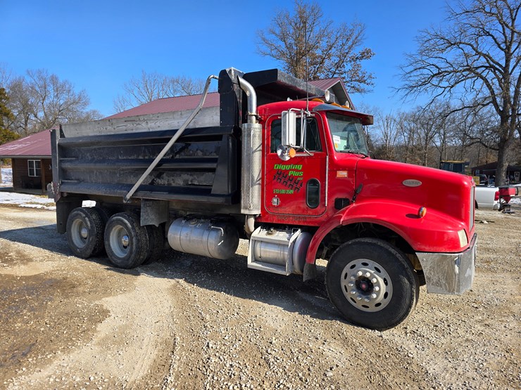 1999-peterbilt-330-image-13