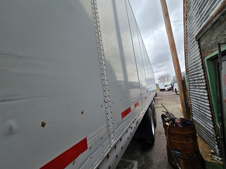 2012-wabash-national-duraplate-image-22