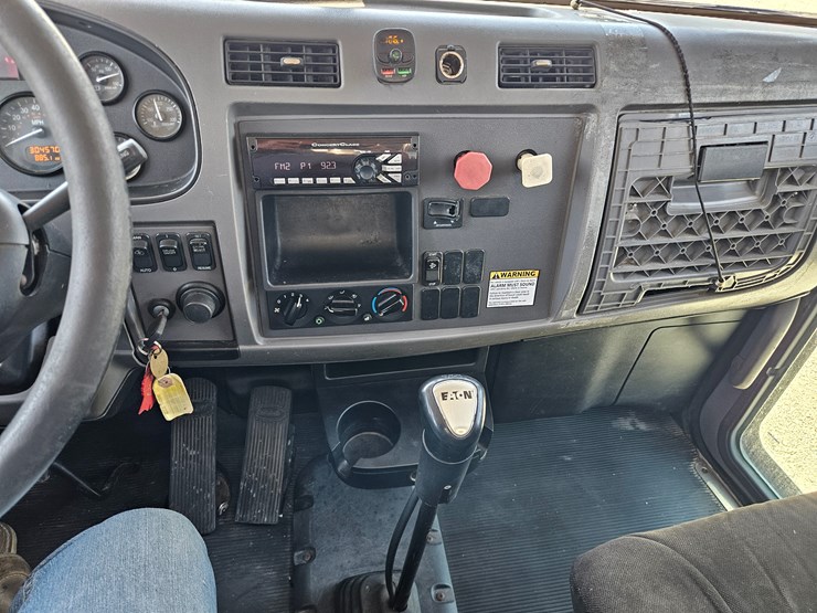 2012-peterbilt-382-image-84