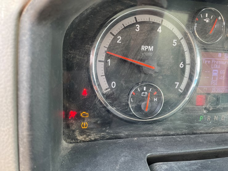 2012-dodge-2500-image-25