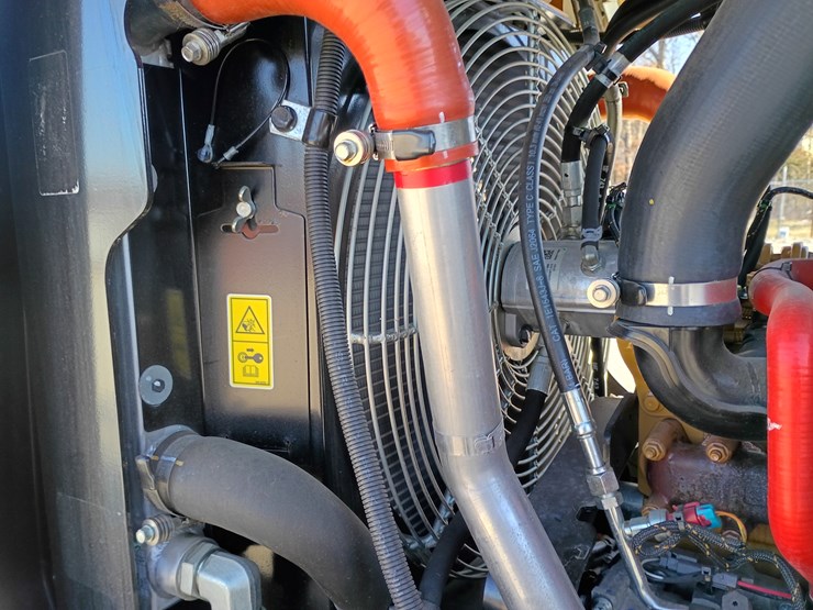 2023-caterpillar-910-image-23