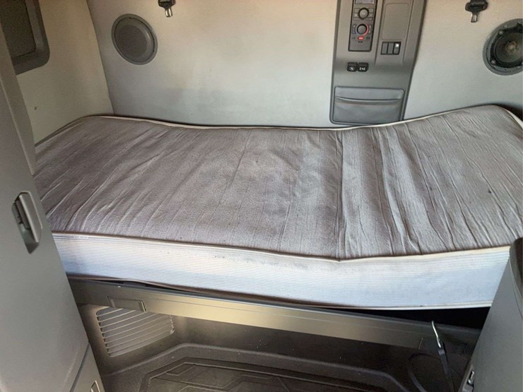 2019-volvo-volvo-vnl-tandem-axle-dual-conventional-new-generation-tractor-truck-image-26