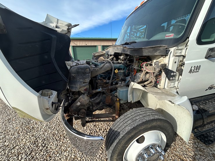 2007-international-durastar-4300-image-30