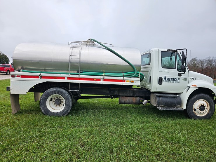 2002-international-durastar-4400-image-19