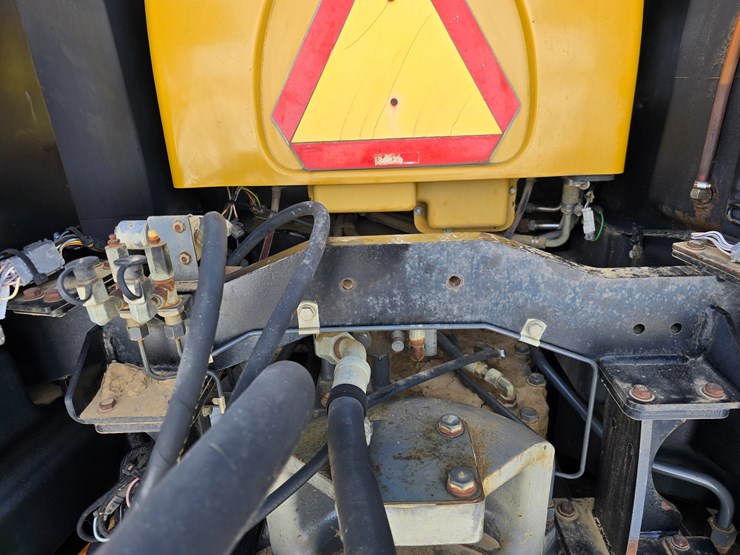 2003-challenger-mt855-image-49