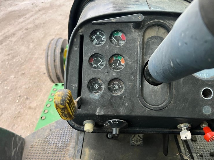 john-deere-4040-image-21