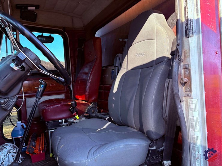1999-peterbilt-357-image-63