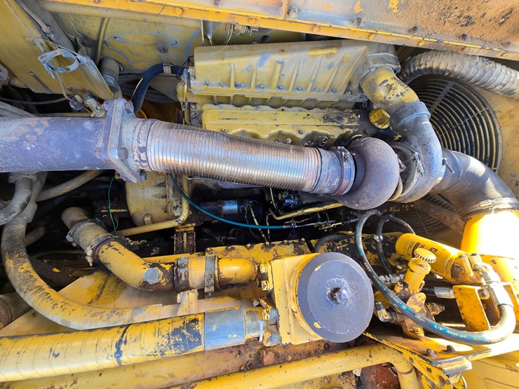 caterpillar-d25c-image-37