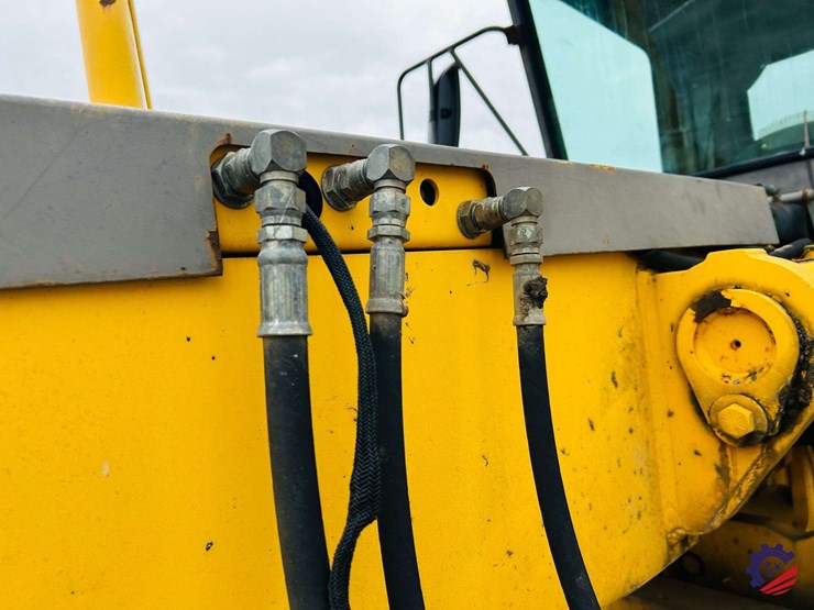 2003-volvo-g710b-image-80