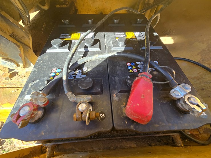 caterpillar-d25c-image-51