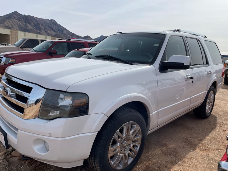 2013-ford-expedition-limited-image-1