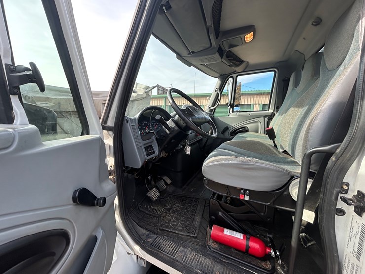 2007-international-durastar-4300-image-62