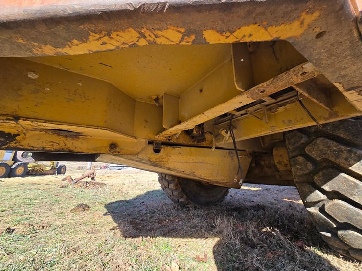 caterpillar-d25c-image-64