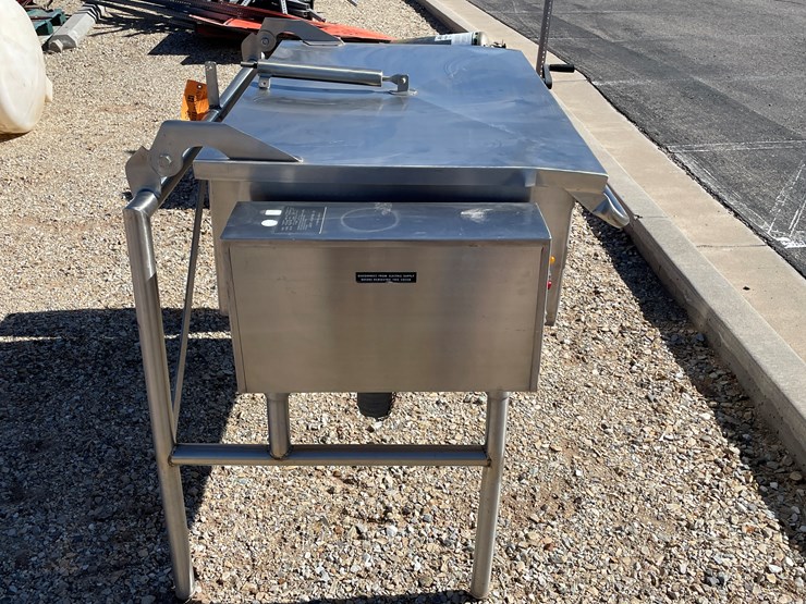 #3190-•-tilt-kettle-image-2