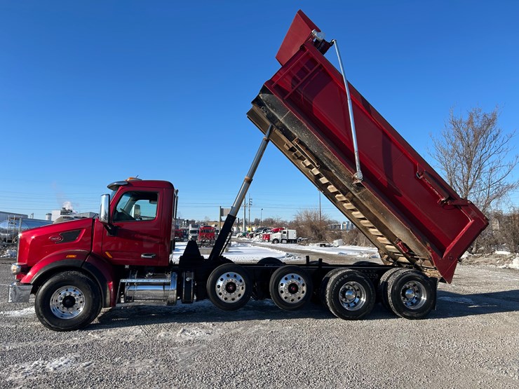 2015-peterbilt-567-image-46
