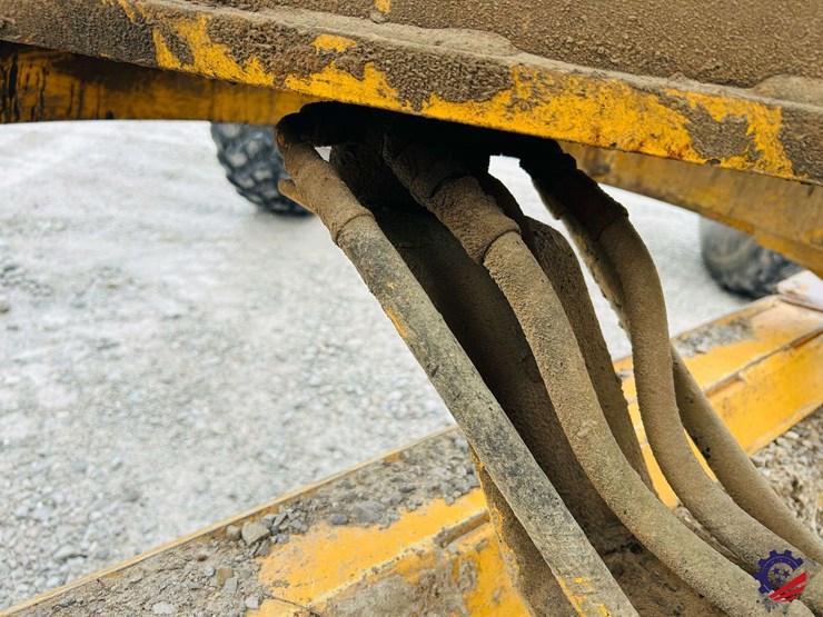 2003-volvo-g710b-image-59