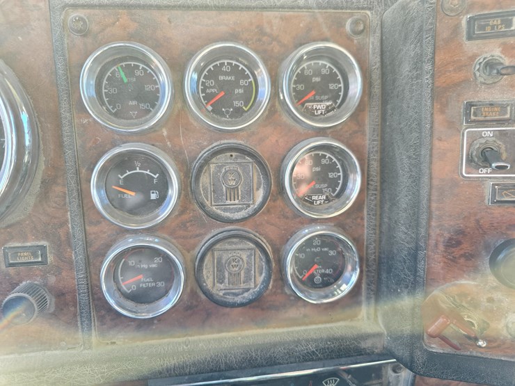 1999-kenworth-t800-image-33