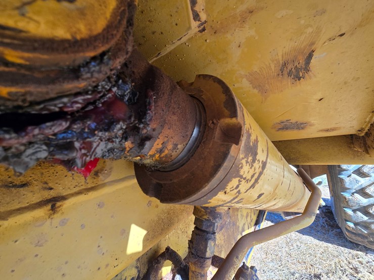 caterpillar-d25c-image-76