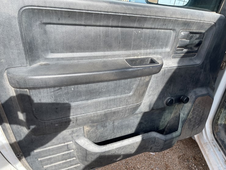 2012-dodge-2500-image-9