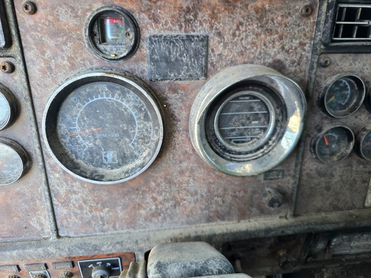 kenworth-t800-image-32