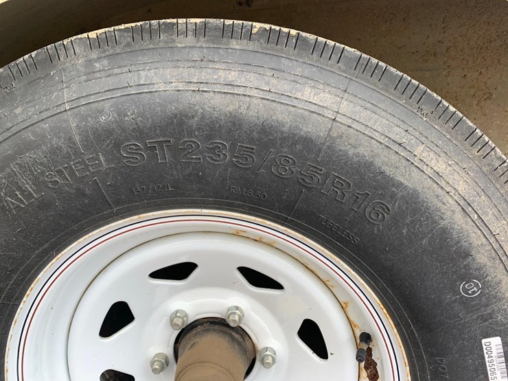 2003-exiss-sport-horse-trailer-image-31