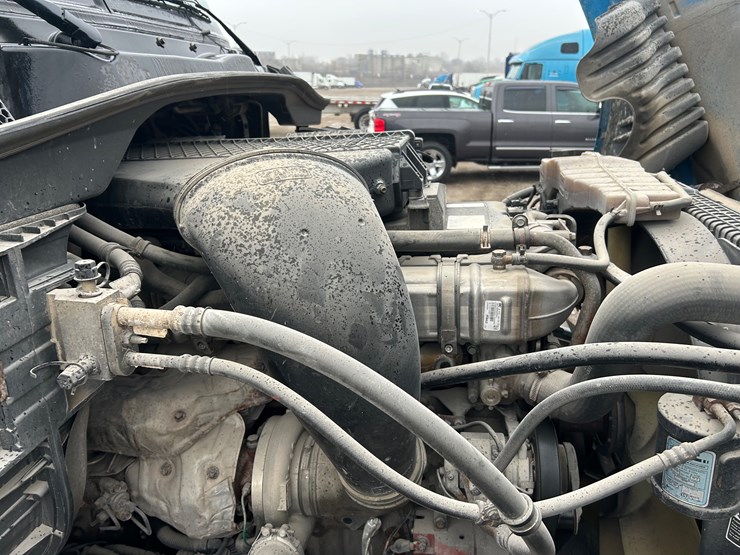 2015-freightliner-cascadia-125-image-43