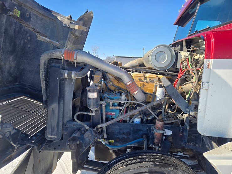 1995-freightliner-fld120-image-42