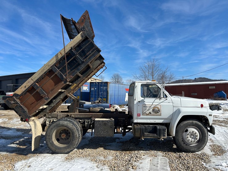 1984-ford-f700-image-37