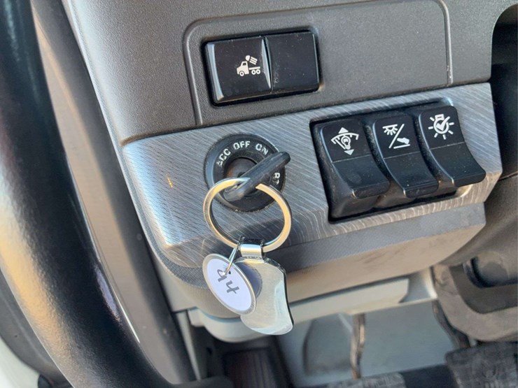 2017-kenworth-t680-image-50