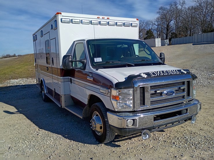 2009-ford-e450-image-16