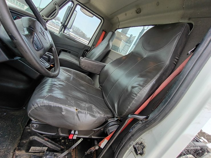 2011-international-transtar-8600-image-34