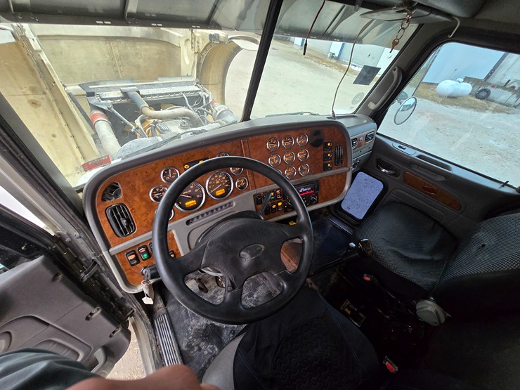 2007-peterbilt-379-image-66