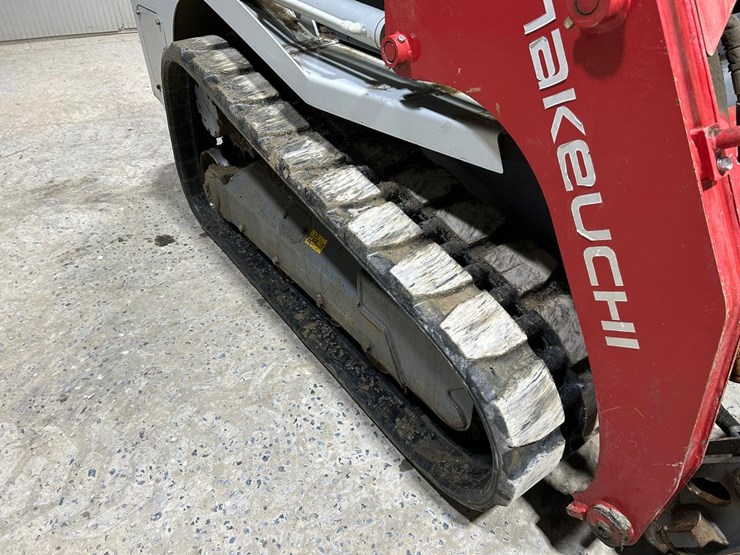 2022-takeuchi-tl8r2-image-13