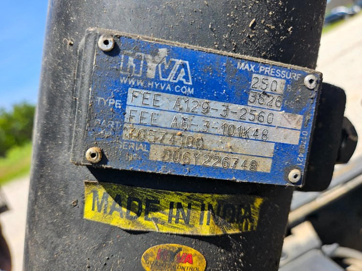 2012-peterbilt-382-image-52