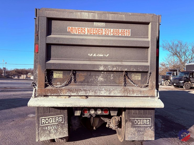 2018-freightliner-sd122-tri-axle-dump-truck-image-6