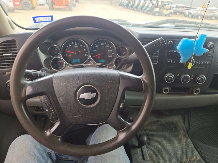 2009-chevrolet-silverado-2500-image-14