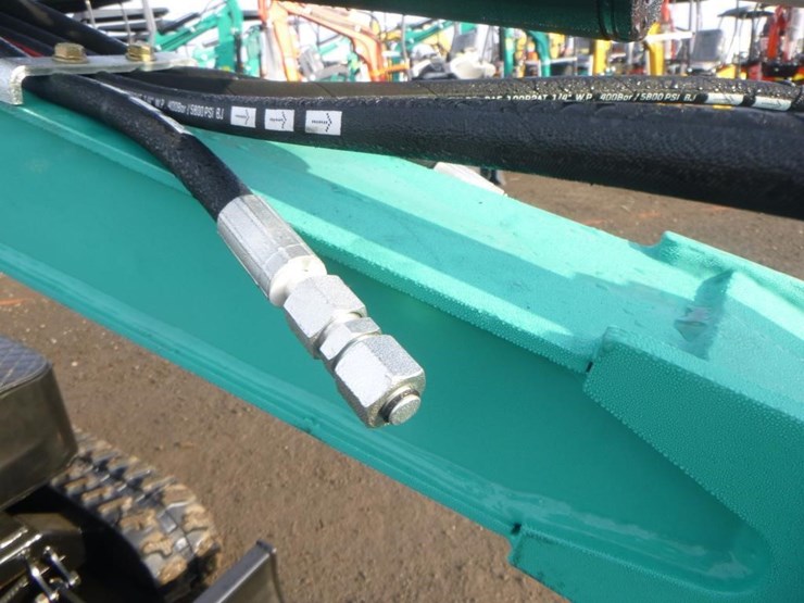 agt-qh12r-hydraulic-excavator-image-13