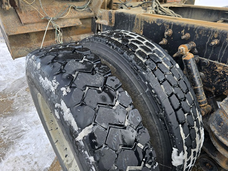 2012-caterpillar-660-image-67