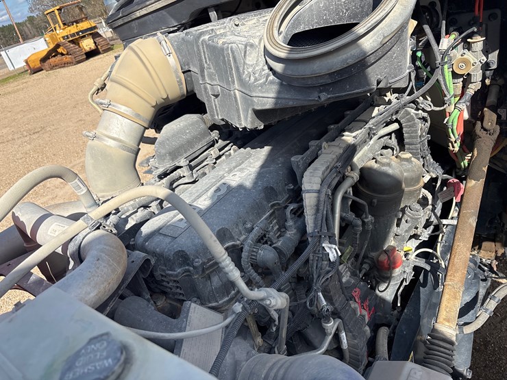 2024-kenworth-t880-image-19