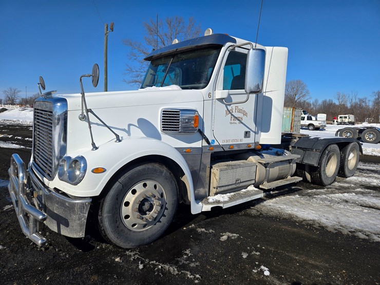2012-freightliner-coronado-132-image-4