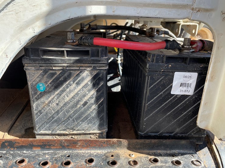 1996-freightliner-fl80-image-70