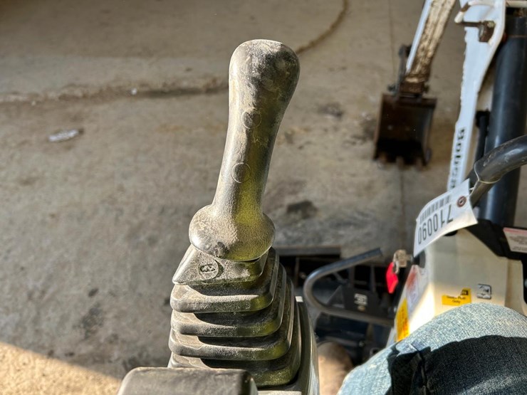 2022-bobcat-e10-image-19